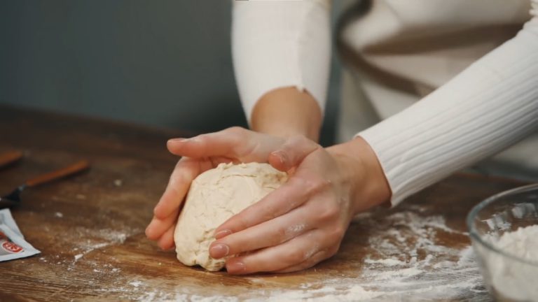 How-To: Як зробити тісто для піци?