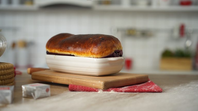 Бріош із чорницею