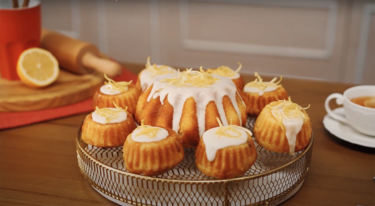 Ароматна ромова баба з цукровою помадкою